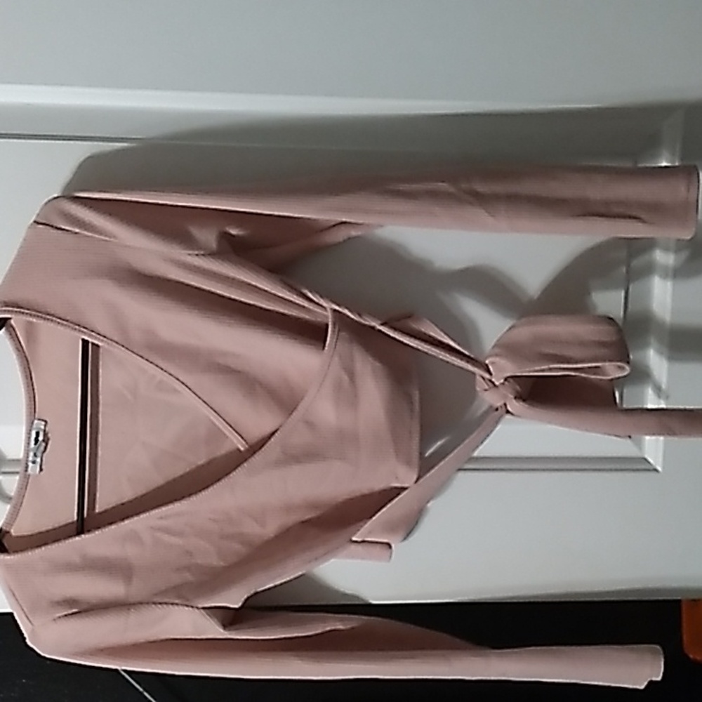 Loong sleeved crop top